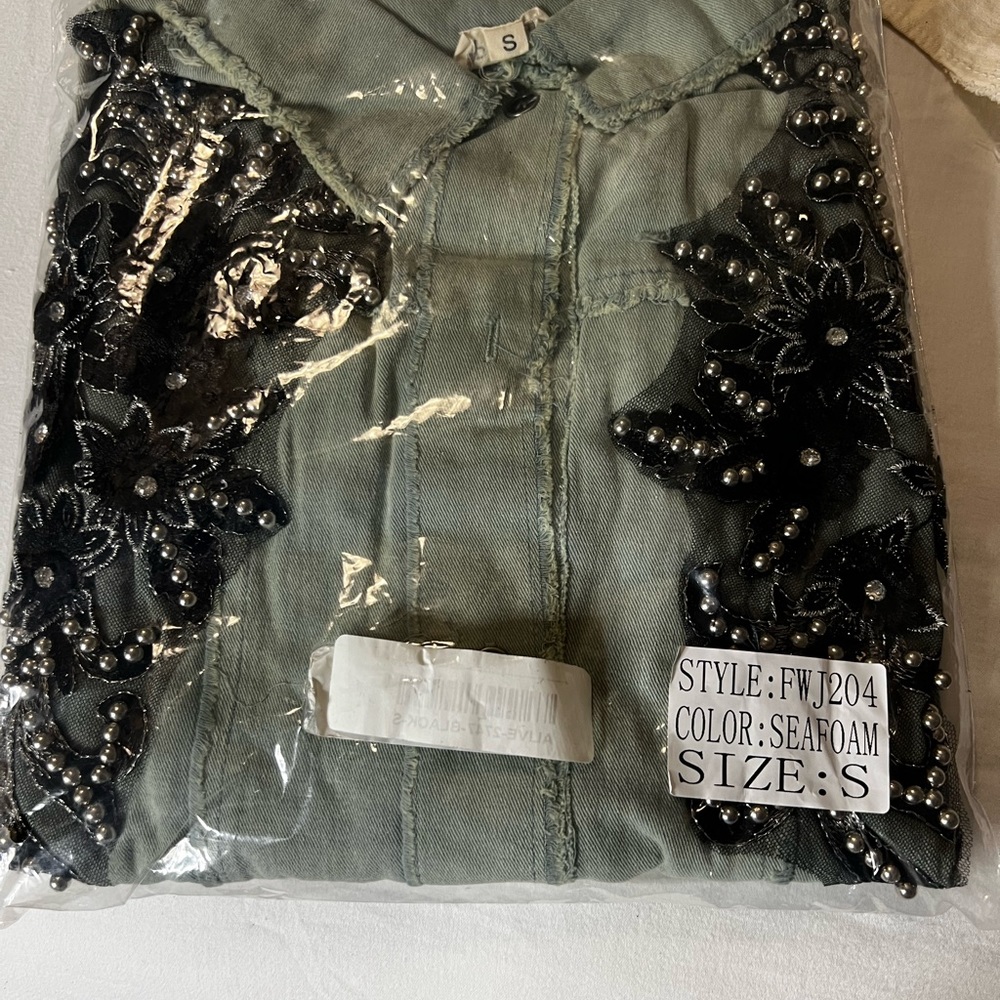 The  best pol jacket ever !! Woth this you dont need anything more !! Look